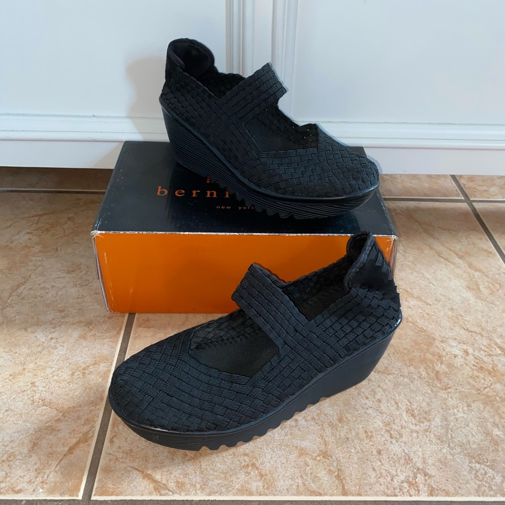 Comfortable women shoes